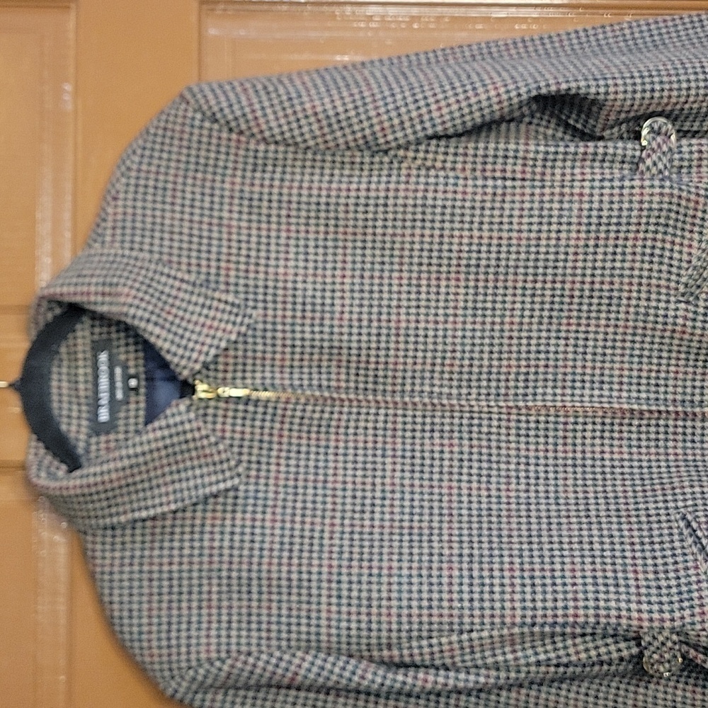Braebrook-Wool Houndstooth tan,navy burgundy short jkt Size 12 NWT.